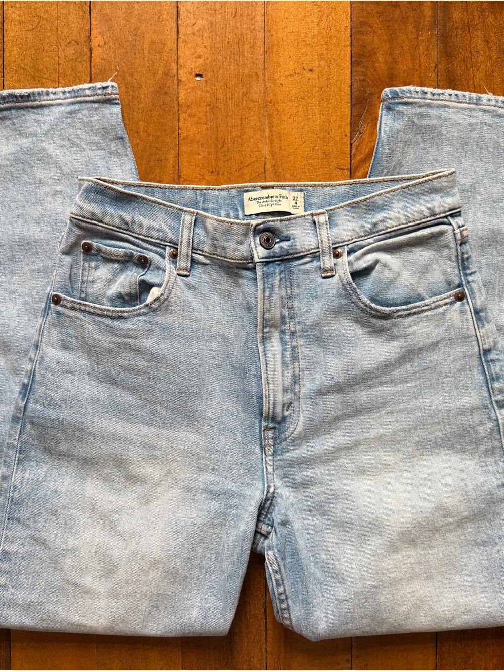 Abercrombie & Fitch Light Wash Ankle Straight Ultra High Rise Jeans